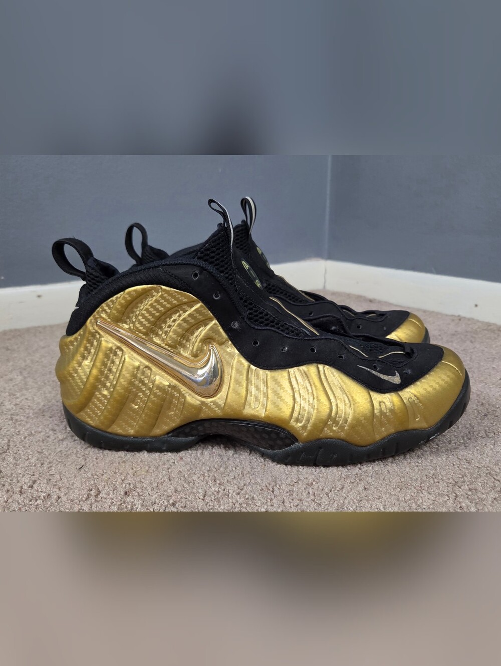 Nike Air Foamposite MENS' Gold and Black Foamposite Sneakers